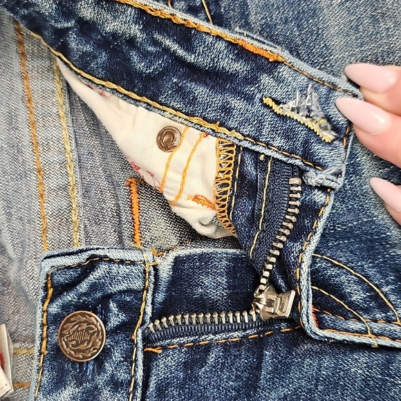 TRUE RELIGION WORLD TOUR KATE LOW-RISE SKINNY CROPPED JEANS - Picture 6 of 12